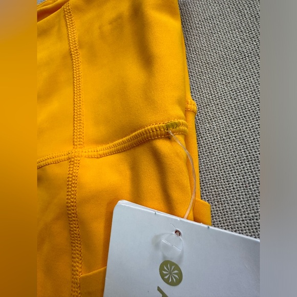 Athleta Ultimate Stash 2 Capri Leggings New - Picture 9 of 9